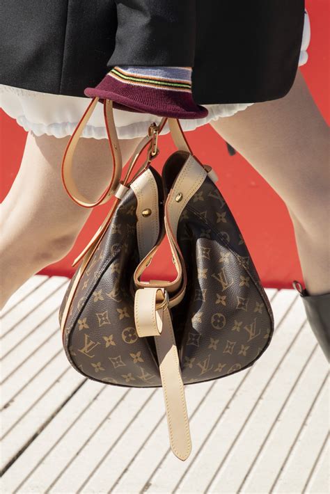 bolsa grande louis vuitton|Louis Vuitton bags 2022 collection.